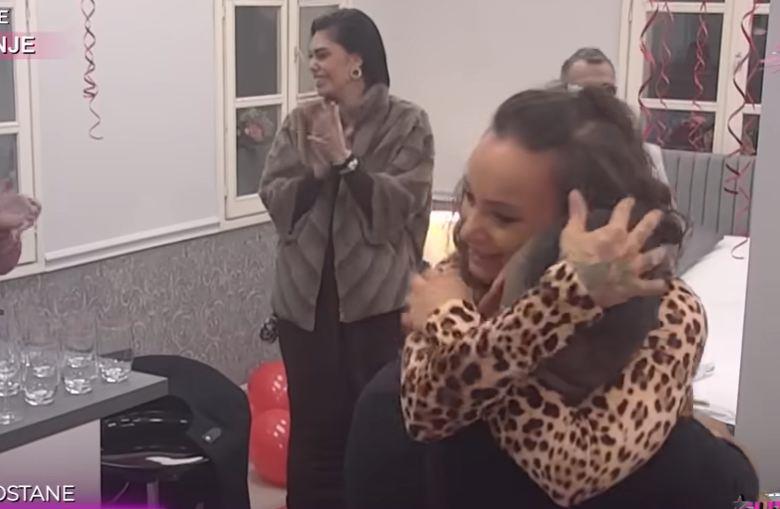 OGLASILA SE BEBICINA MAJKA NAKON ŠTO JE VERIO TEODORU Roditelji obe strane bili protiv ljubavi, evo da li su Macanovići prihvatili snajku