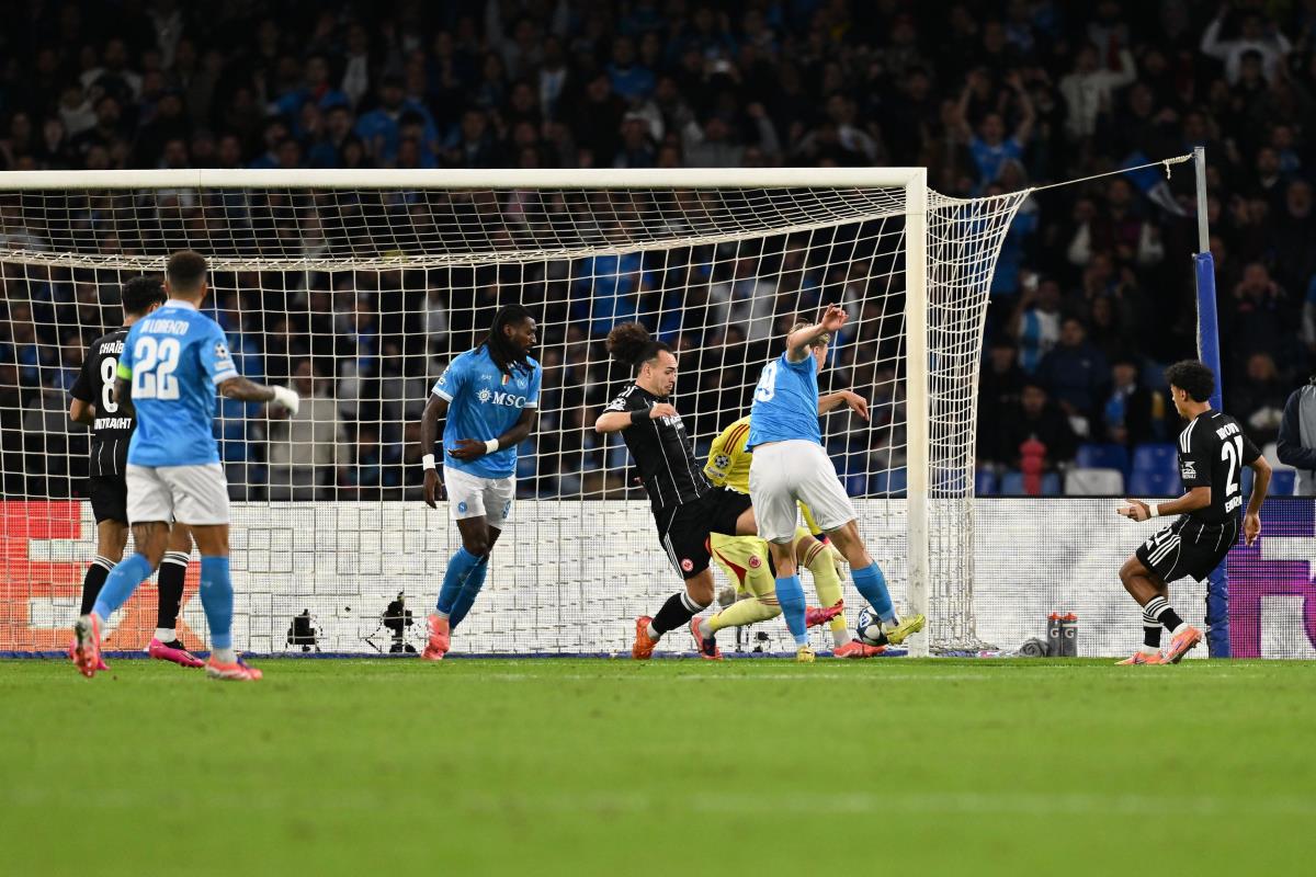 Detalj sa meča Napoli - Ajntraht