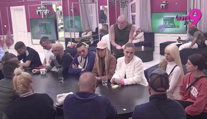 "UDARAJU MU NA OČINSTVO" Kum Ivana Marinkovića o njegovom sukobu sa Janjušem: Ako ovako nastavi, desiće se...