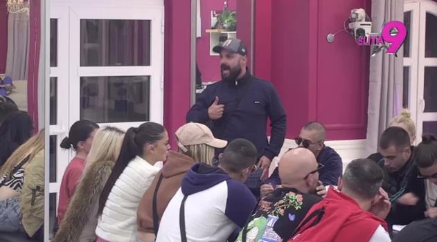 "UDARAJU MU NA OČINSTVO" Kum Ivana Marinkovića o njegovom sukobu sa Janjušem: Ako ovako nastavi, desiće se...