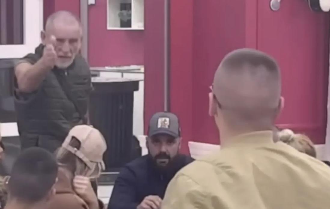 OTKRIVENO KOLIKO LEPI MIĆA ZARAĐUJE U ELITI! Nedeljni honorar mu je kao nečija mesečna plata: Sve pare dajem ženi