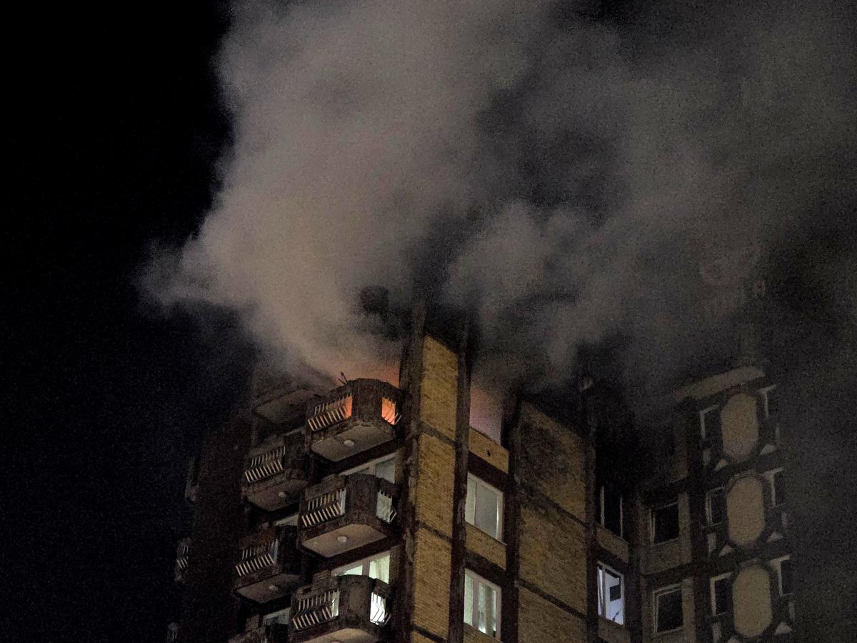 "ŠTO NISU TRČALI KADA SU VIDELI POŽAR?" Mensur Ajdarpašić izazvao bes javnosti JEZIVOM IZJAVOM dok svi tuguju za ŽRTVAMA U TUZLI: Društvene mreže gore