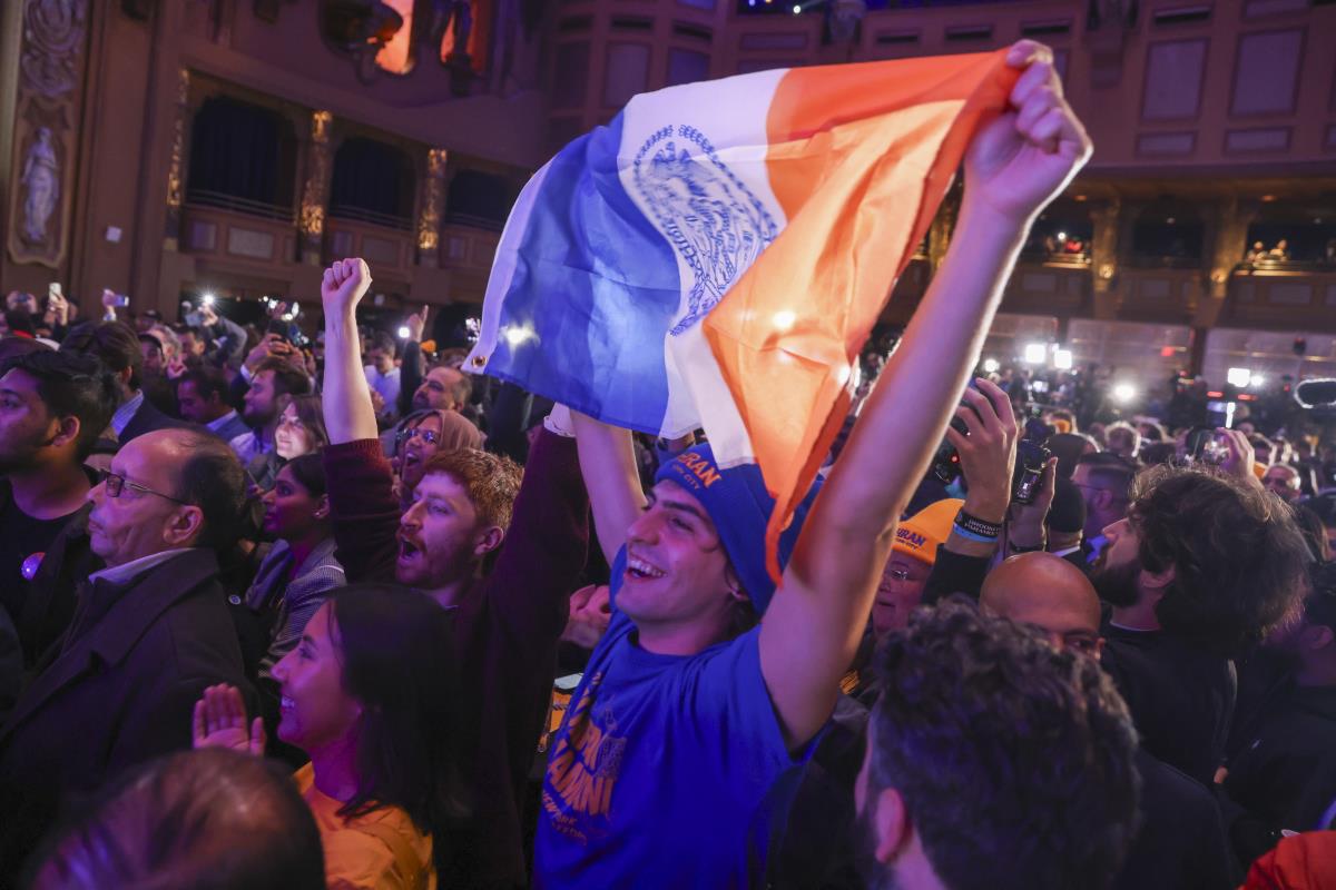 mamdani08 EPA Sarah Yenesel.jpg