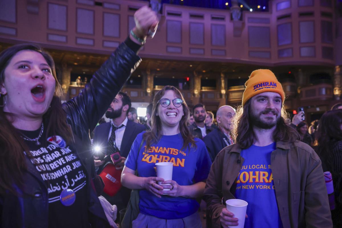 mamdani06 EPA Sarah Yenesel.jpg