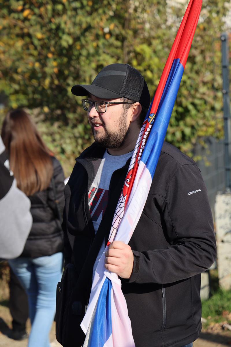 Doček za Srbe sa KiM ispred Skupštine