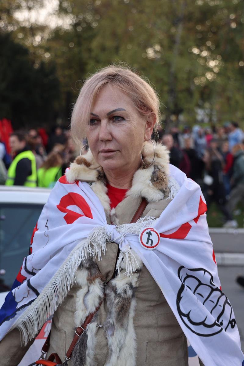 Podrška ispred kuće cveća