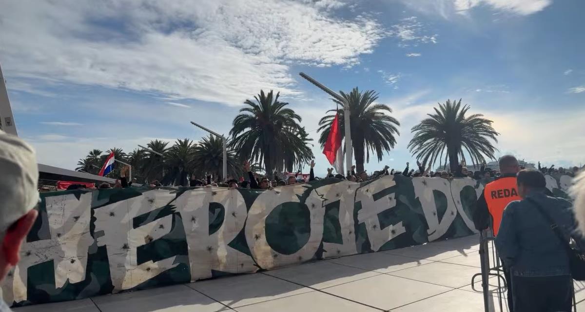 Split protest Torcida