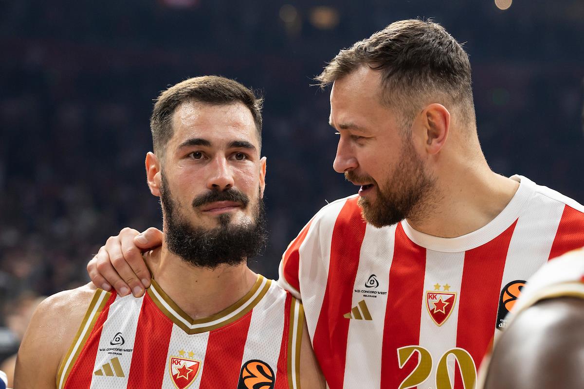 Nikola Kalinić i Donatas Motijeunas posle pobede Crvene zvezde nad Panatinaikosom