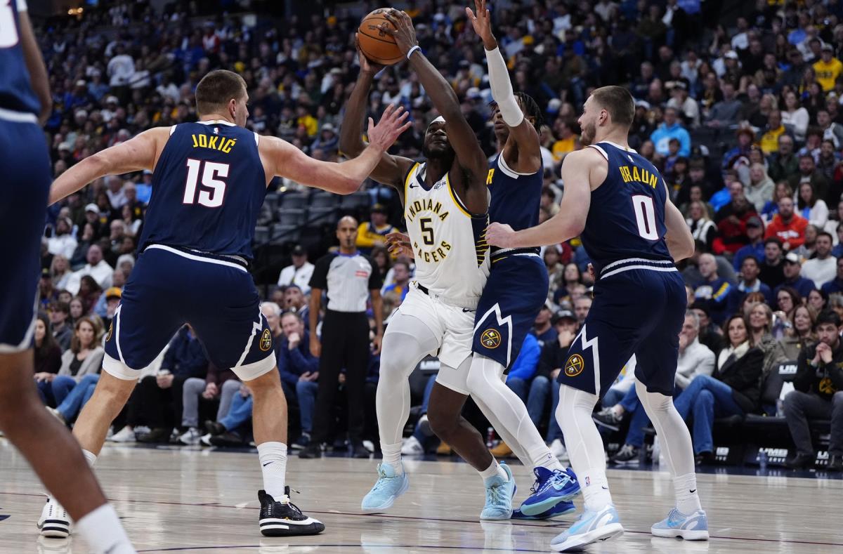 Nikola Jokić na meču Denver - Indijana