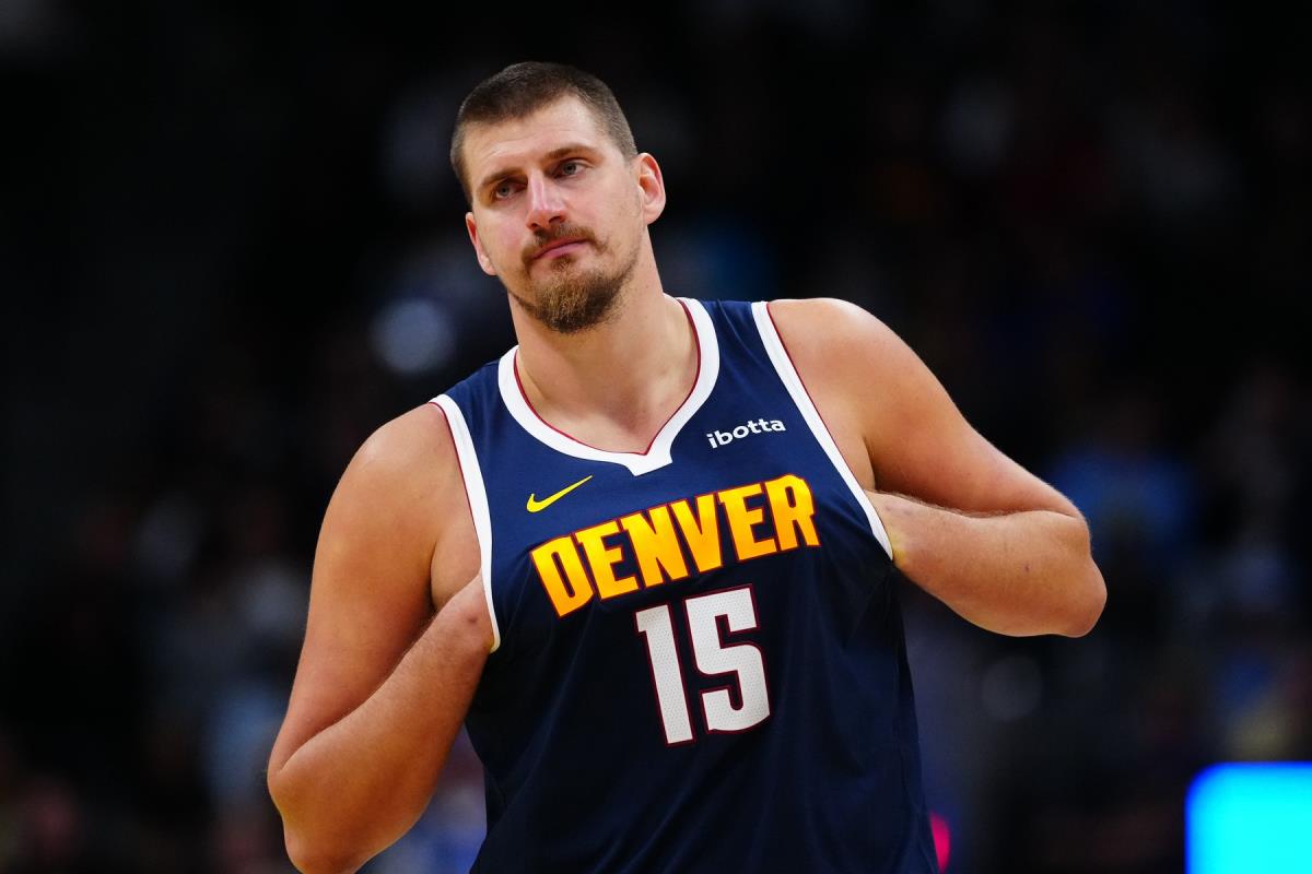 Nikola Jokić na meču Denver - Indijana