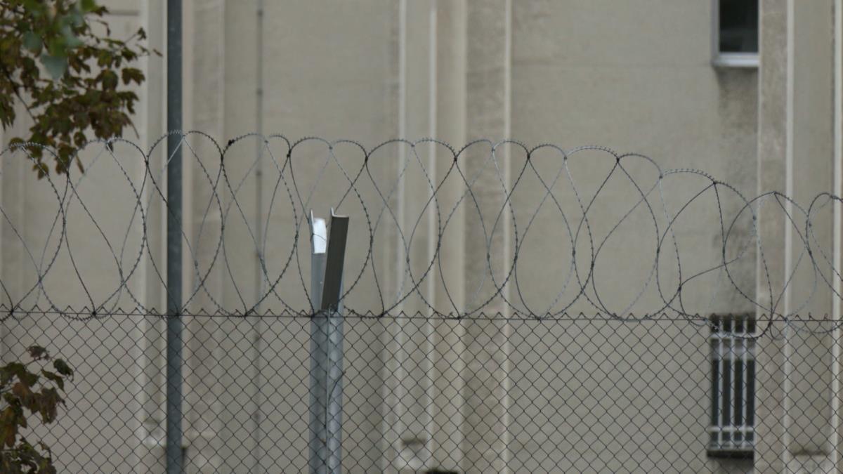 Centralni zatvor u kom žive 53 porodice