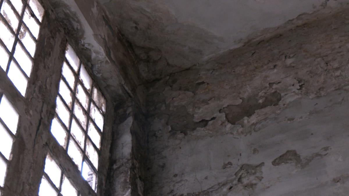 Centralni zatvor u kom žive 53 porodice