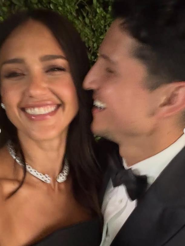 Džesika Alba, Deni Ramirez