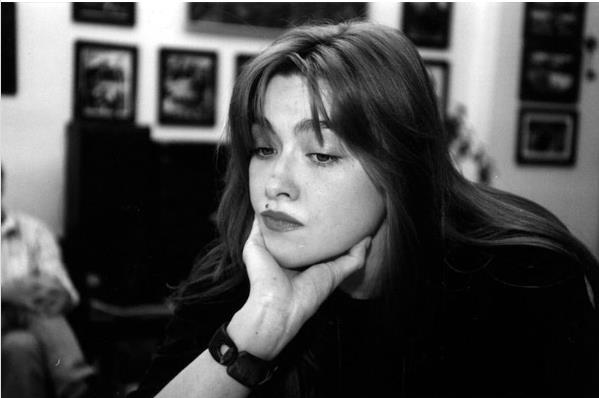 Nika Turbina, crno bela fotografija.jpg