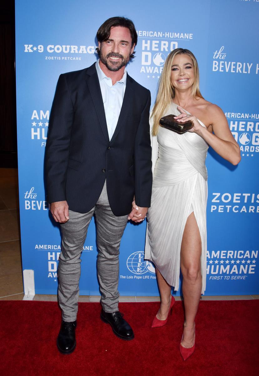 Denis Ričards i Eron Fajfers na American Human Hero Dog Awards