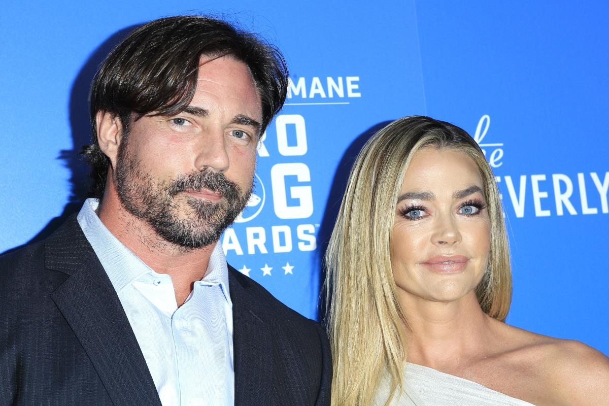 Denis Ričards i Eron Fajfers na American Humane Hero Dog Awards