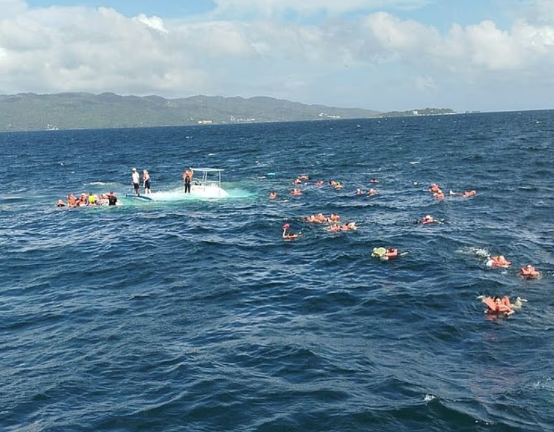 potonuo brod Karipsko more