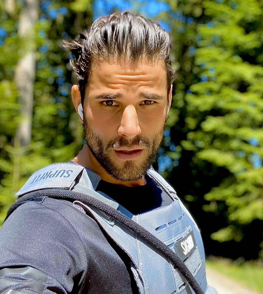 Iv-Len Unser se takmiči za Mister Univerzuma kao Srbin (3).jpg