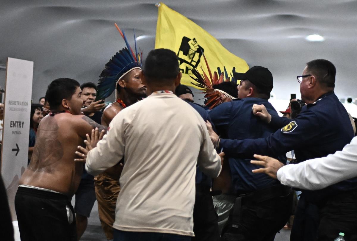 Brazil03 EPA Andre Borges.jpg