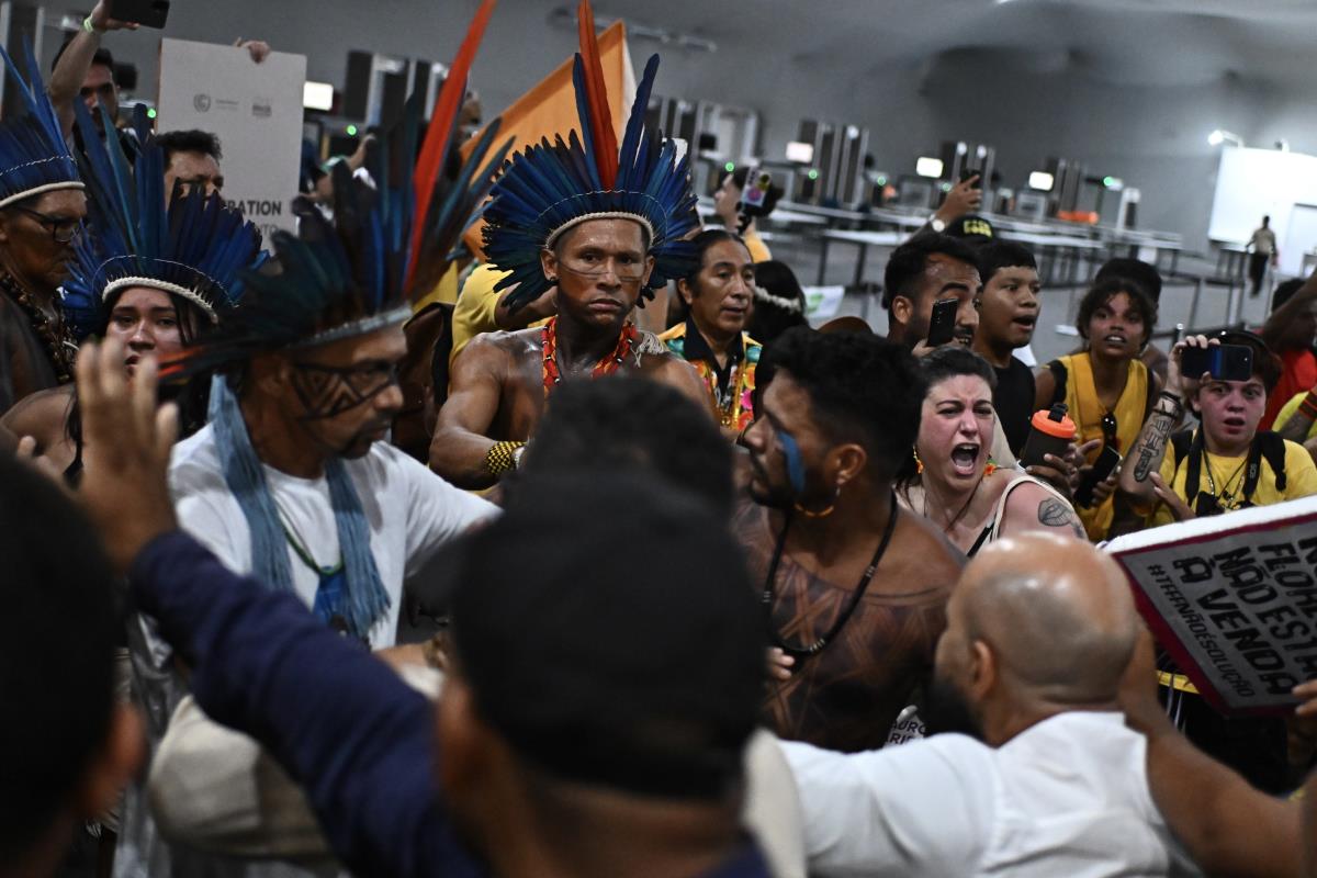 Brazil04 EPA Andre Borges.jpg