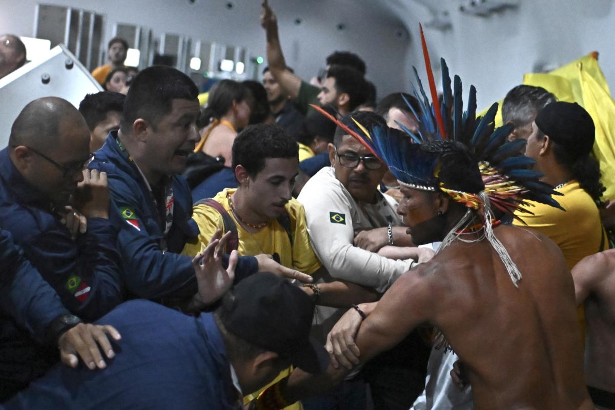 Brazil06 EPA Andre Borges.jpg