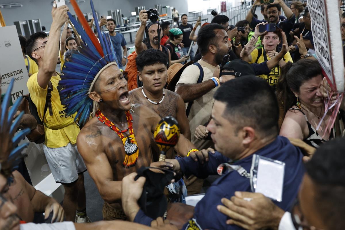 Brazil01 EPA Andre Coelho.jpg