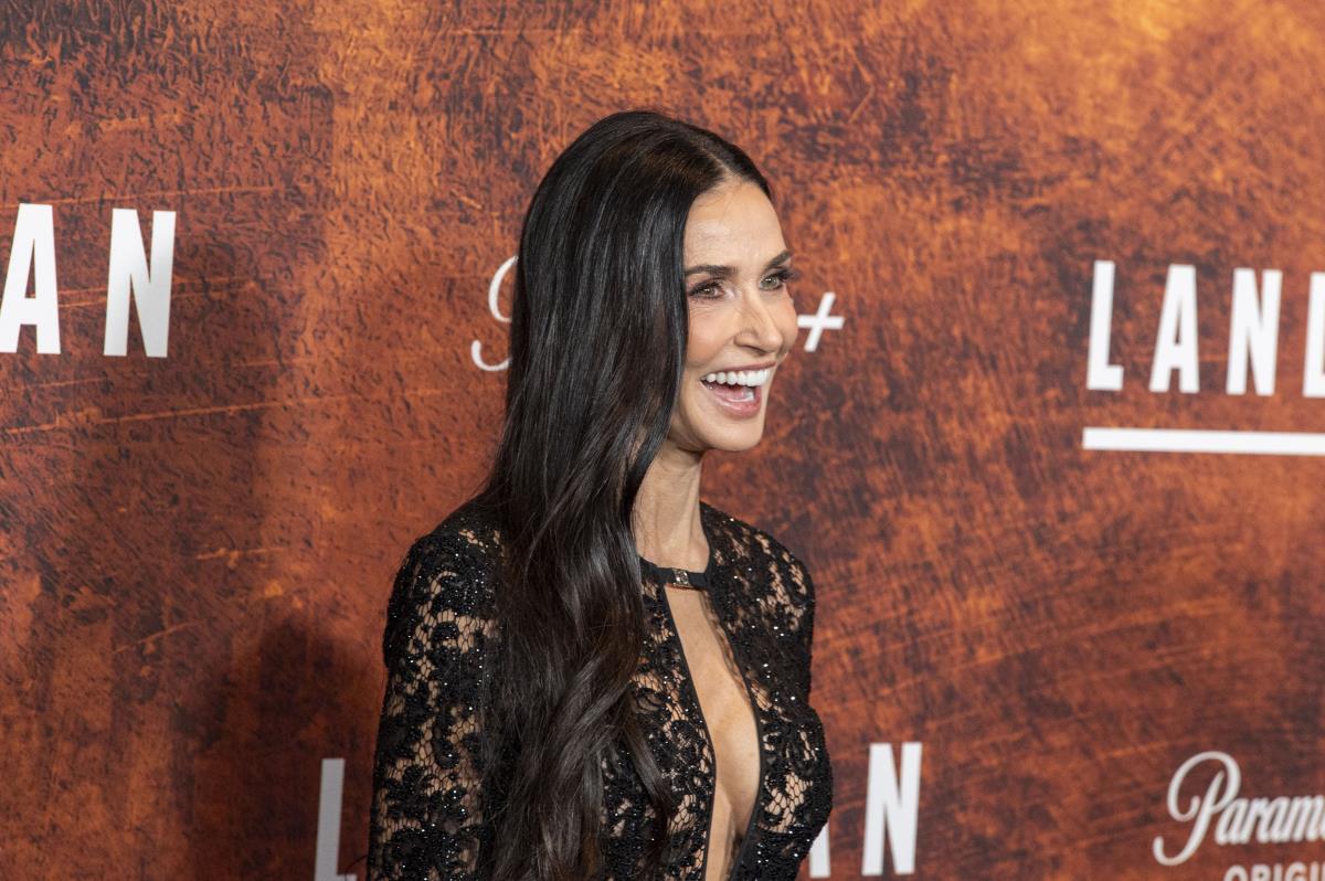 Demi Mur na proslavi svog 63. rođendana