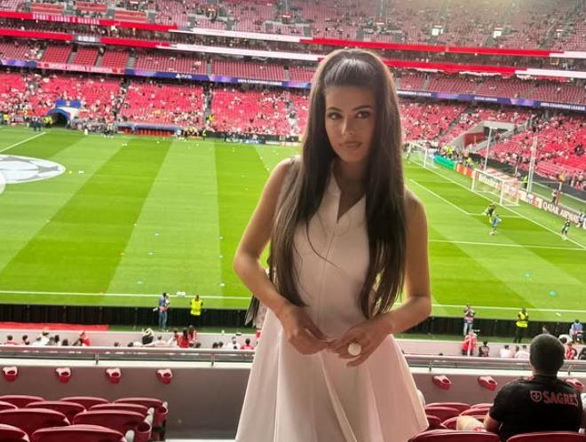 Trent Aleksander-Arnold i učiteljica španskog