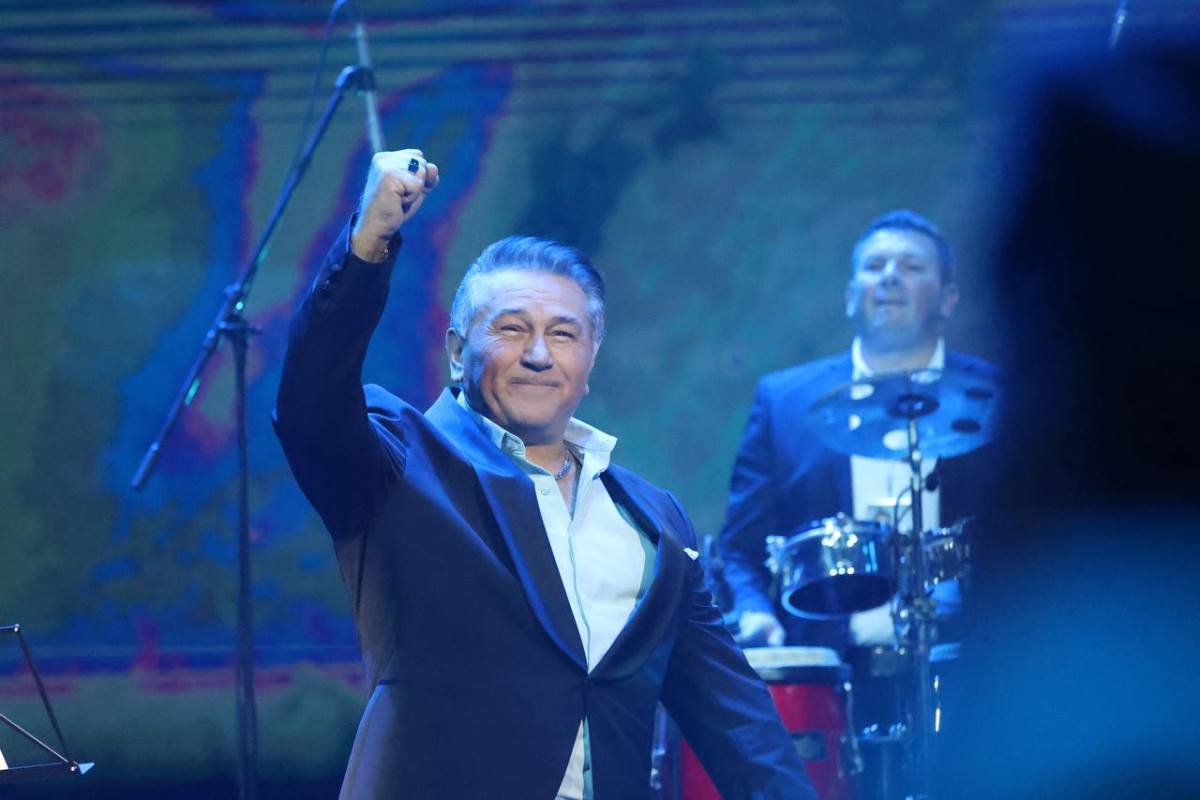 Halid Muslimović koncert u Sava Centru (8).jpeg