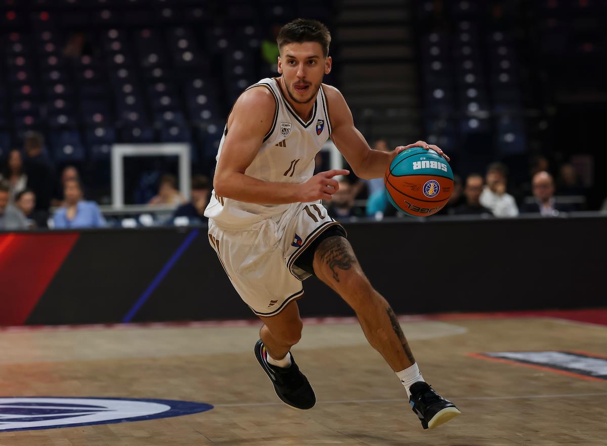 Kosta Kondić u dresu Dubaija