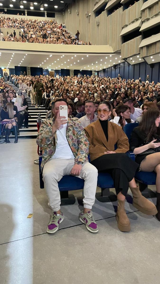 SKANDALOZNO PONAŠANJE ANĐELE ĐURIČIĆ NA KONCERTU! Bežala od medija, a Gastoz crveneo i izvinjavao se: Došli smo da raskinemo...