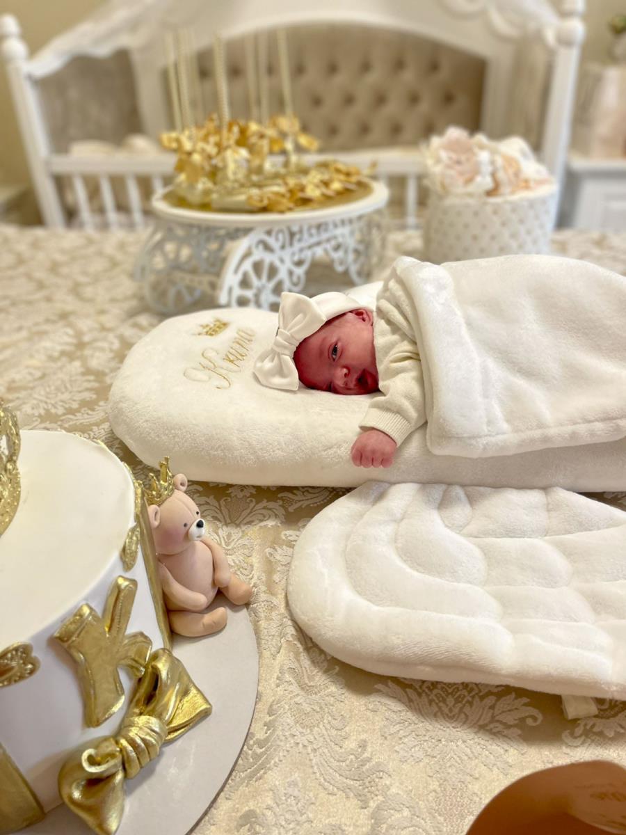 Kruna prevremeno rođena beba