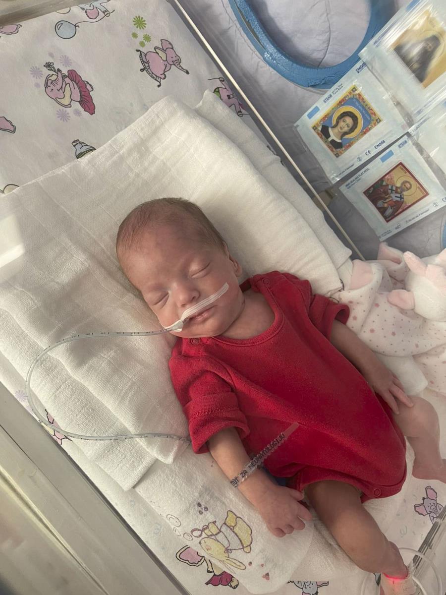 Kruna prevremeno rođena beba