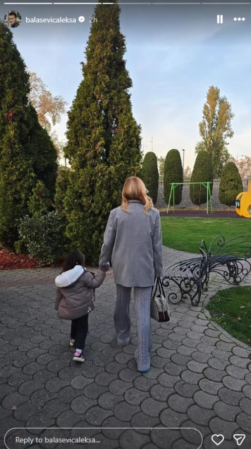 Olivera Balašević sa unukom Verom.jpg