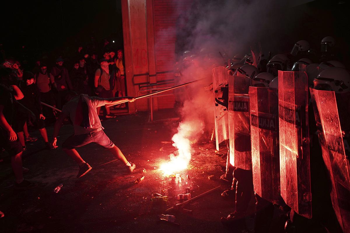 Istina ne bira stranu