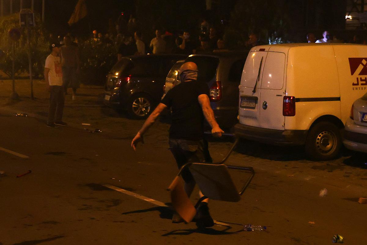 Istina ne bira stranu