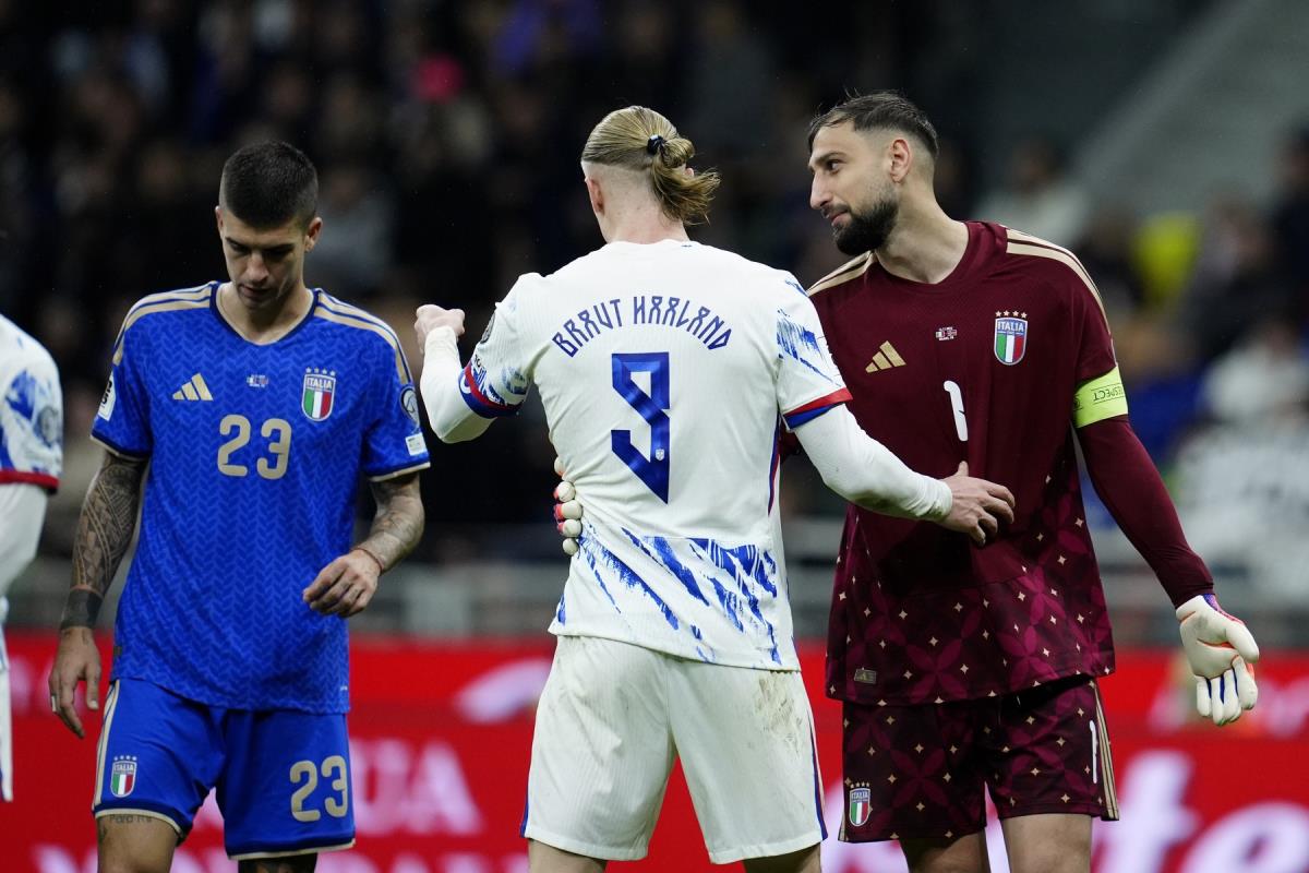 Đanluka Manćini i Erling Haland na meču Italija - Norveška