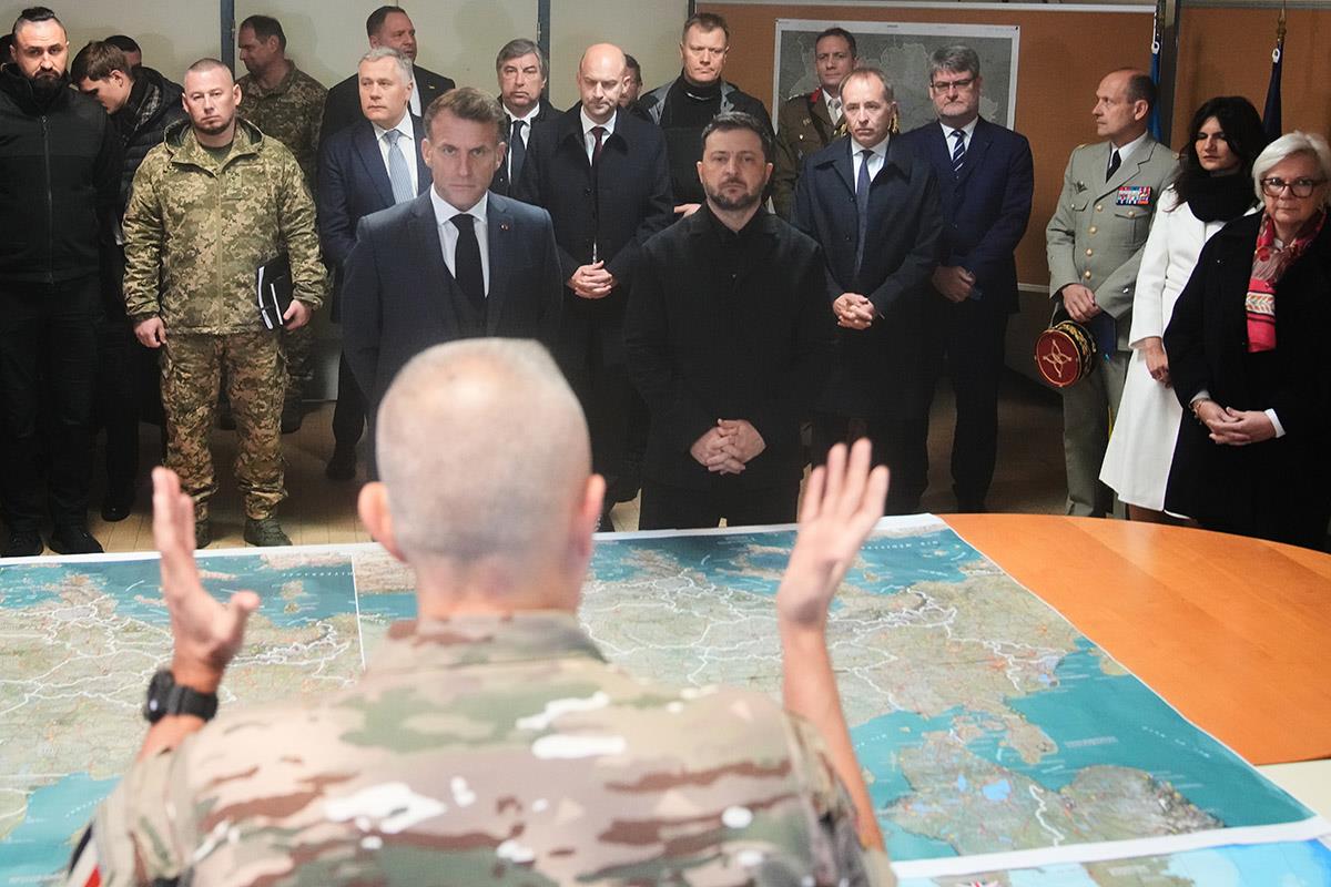 Emanuel Makron Volodimir Zelenski