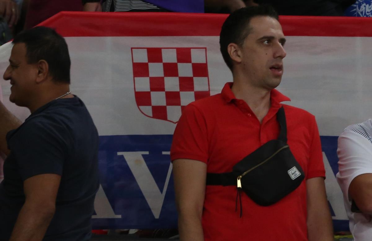 Navijači Hrvatske provociraju Milana Borjana na Mundijalu u Kataru 2022