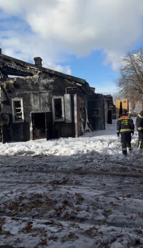 Klub  Viladž  izgoreo do temelja