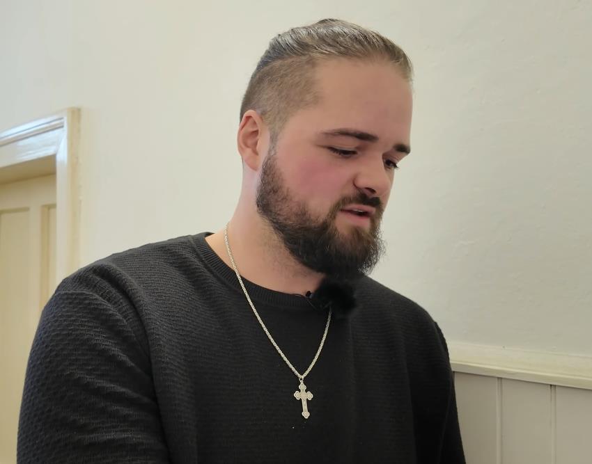 Amerikanac Bejzil tokom intervjua o životu u Srbiji (3).png