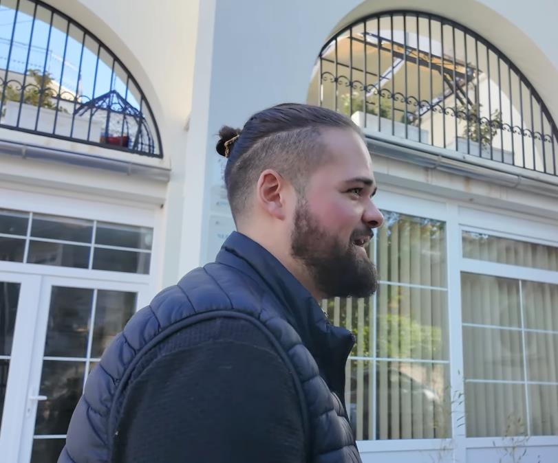 Bejzil šeta Beogradom i govori o prvim utiscima (3).png