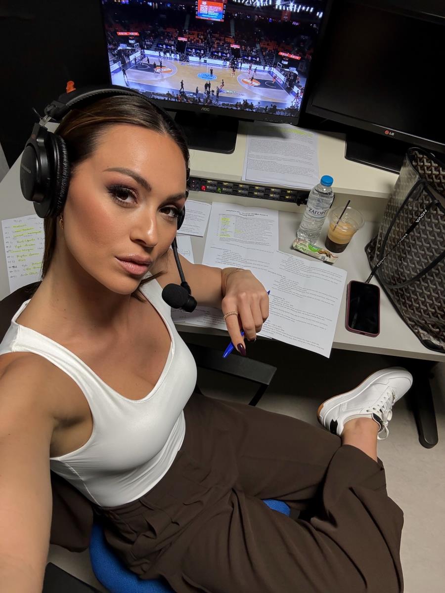 Dora Panteli voli da pravi selfije