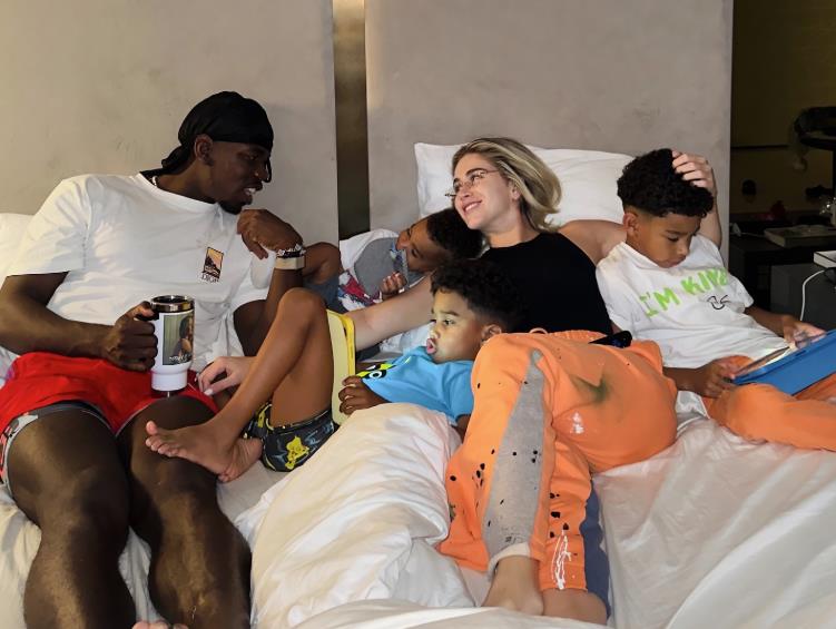 Zulaja Marija Pogba sa mužem Polom Pogbom i sinovima