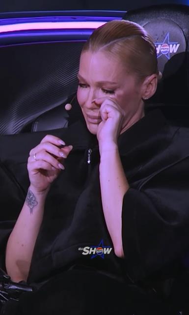 Nataša Bekvalac plače