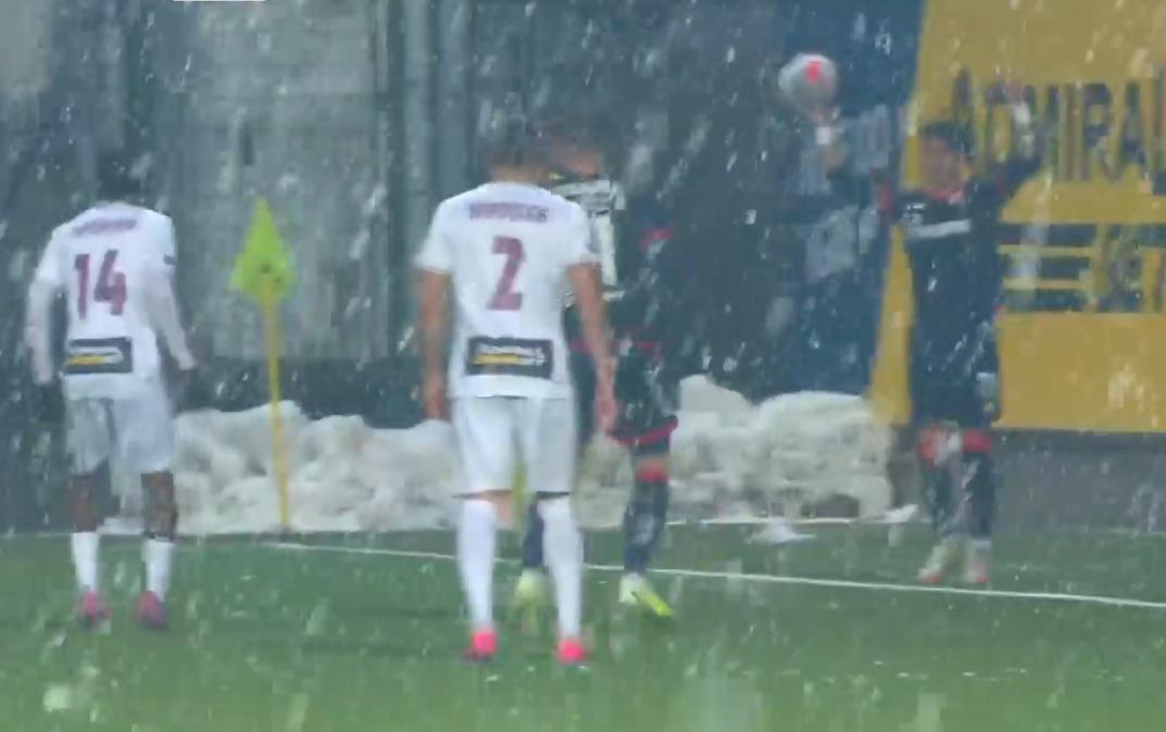 Sneg na meču Javor Crvena zvezda