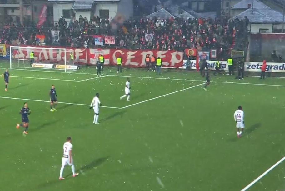 Sneg na meču Javor Crvena zvezda