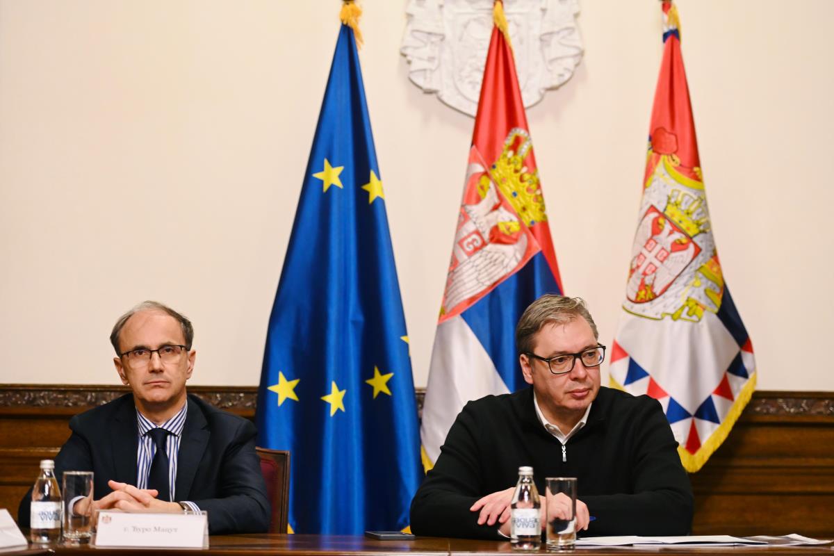 Aleksandar Vučić NIS sastanak (5).jpg