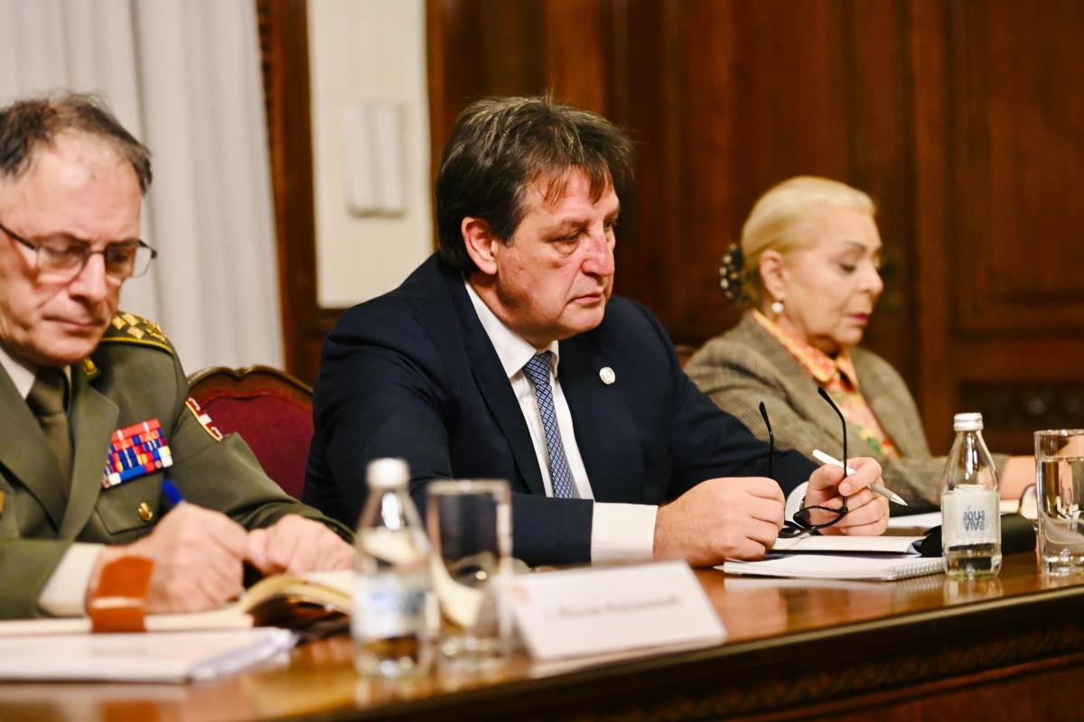 Aleksandar Vučić NIS sastanak (7).jpg