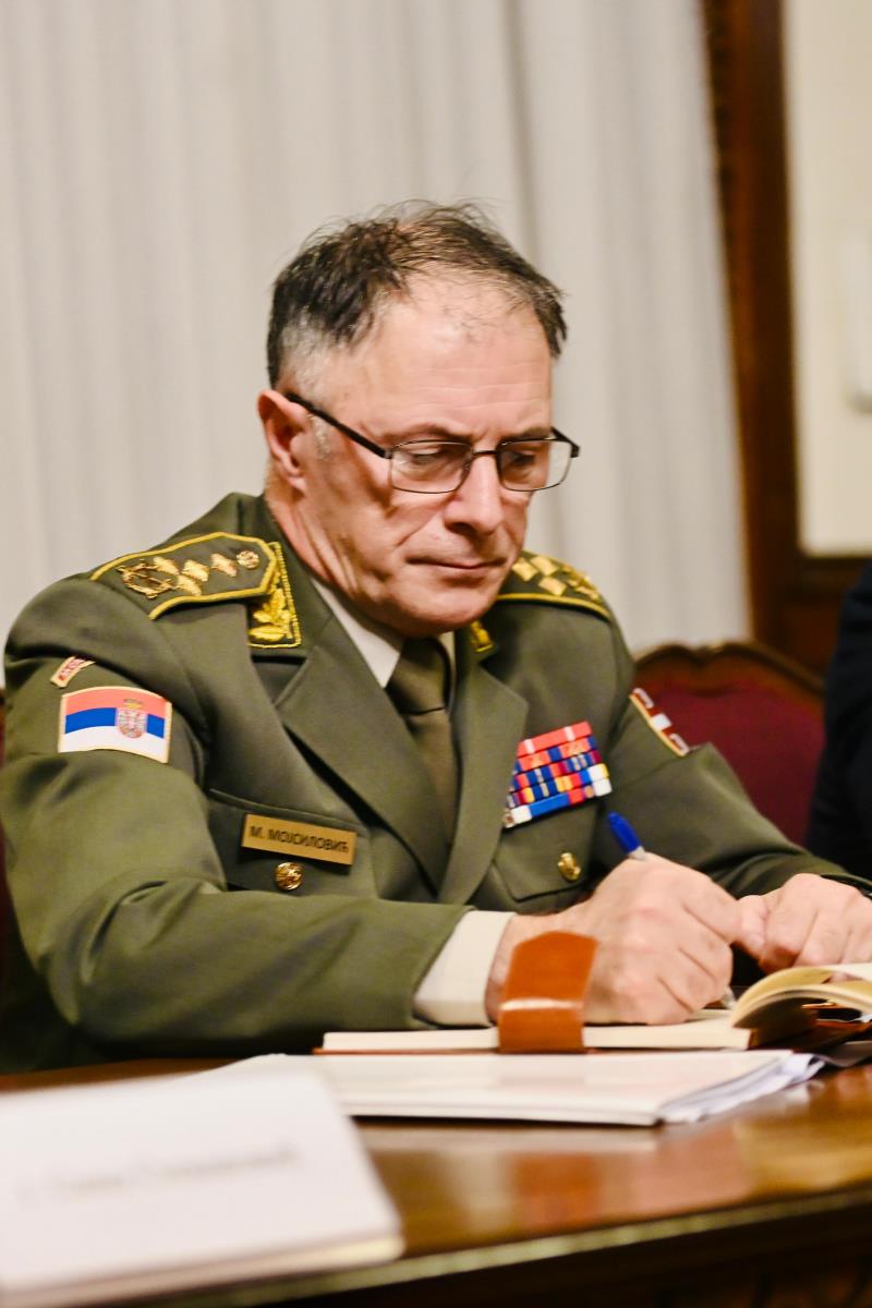 Aleksandar Vučić NIS sastanak (9).jpg